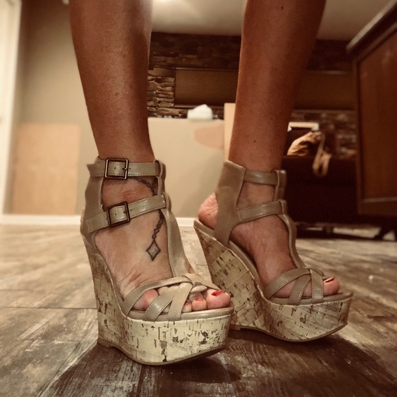 Charlotte Russe strappy wedge sandals! - Picture 3 of 5